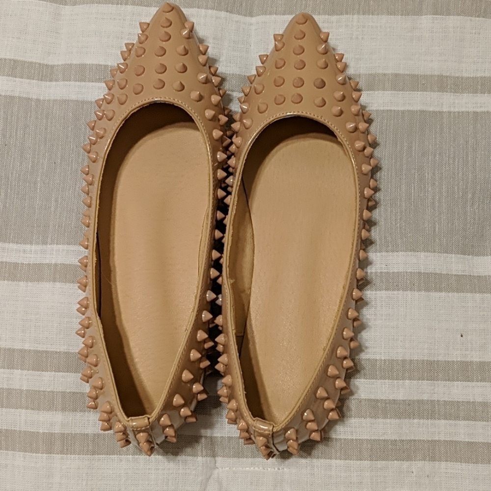 NWOT Nude Spiked Flats